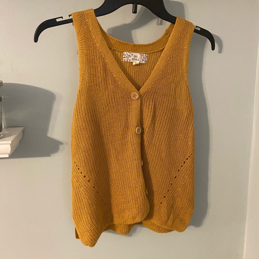 Pink Republic Mustard Knit Vest Extra-Small